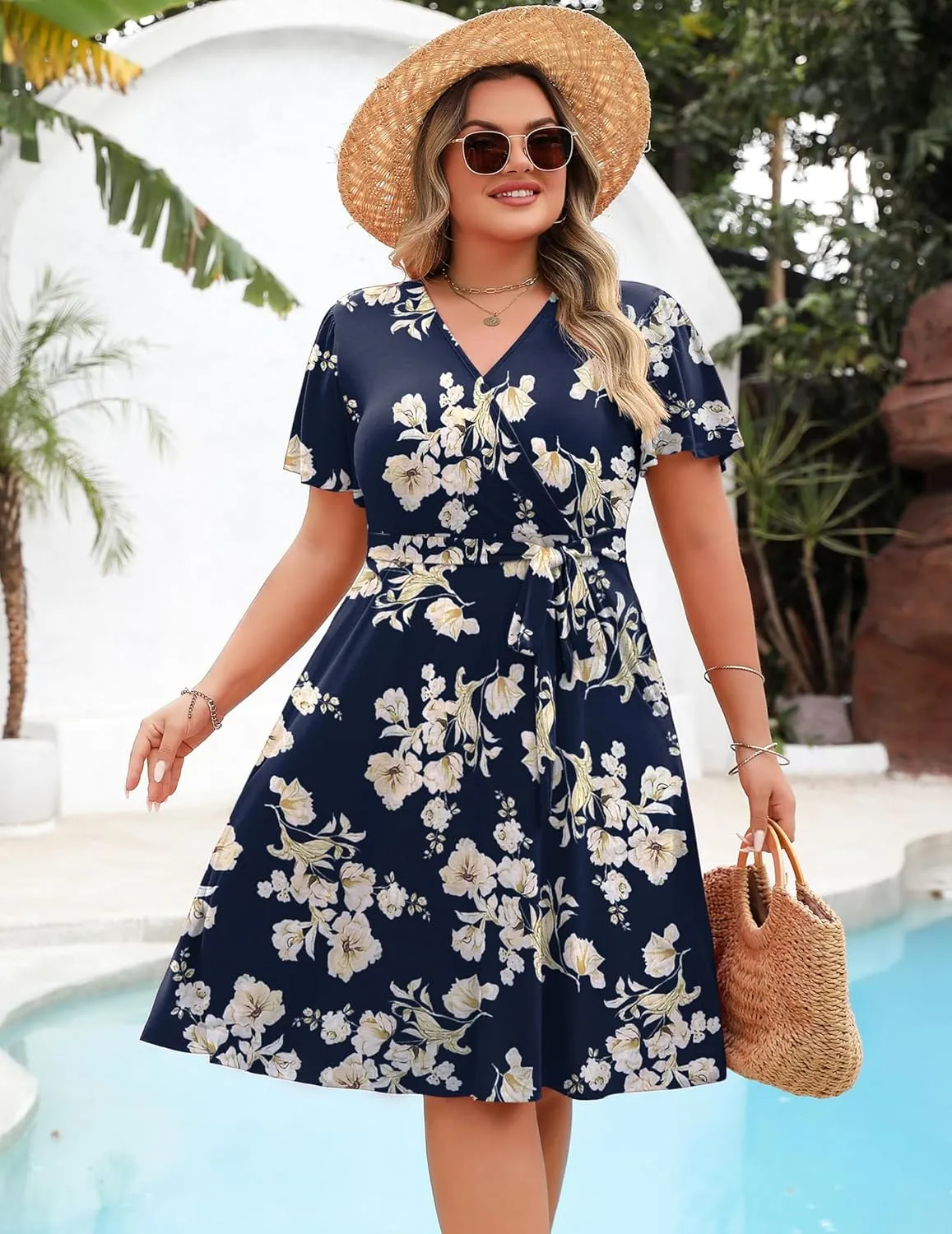 IN'VOLAND Women's Plus Size V Neck Knee Length Dress Casual Floral Dresses Summer Short Sleeve Sundress with Pockets