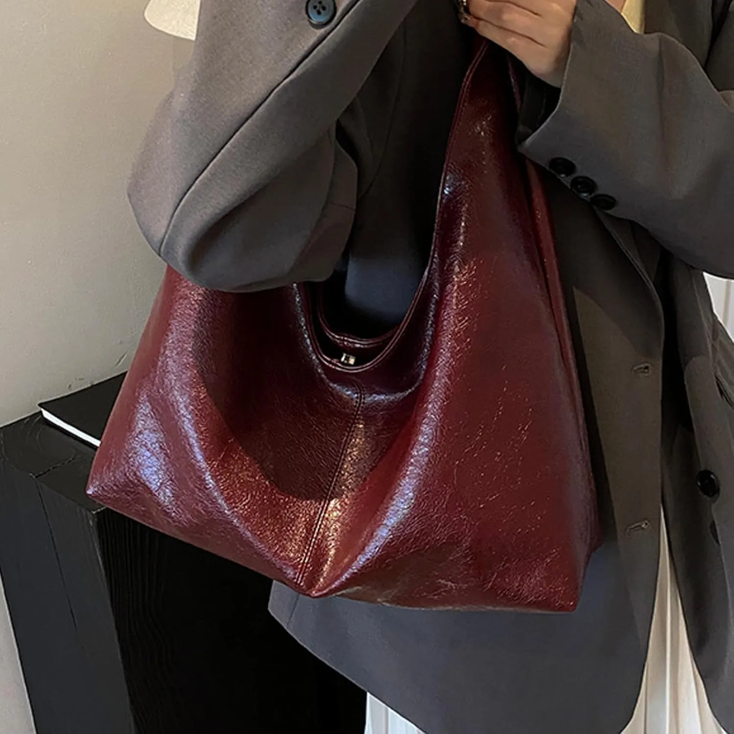 Vintage Styles Shoulder Bag PU Underarm Purse Spacious Bucket Bag For Fashionable And Practical Use In Various Occasion