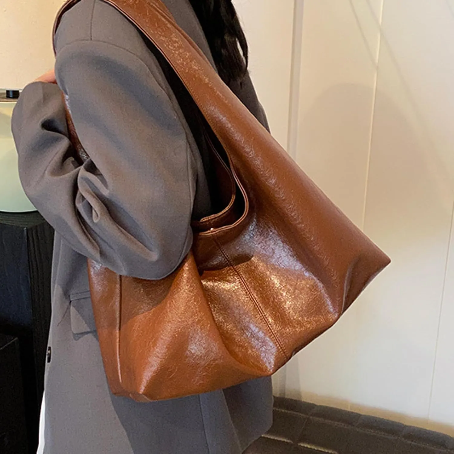 Vintage Styles Shoulder Bag PU Underarm Purse Spacious Bucket Bag For Fashionable And Practical Use In Various Occasion
