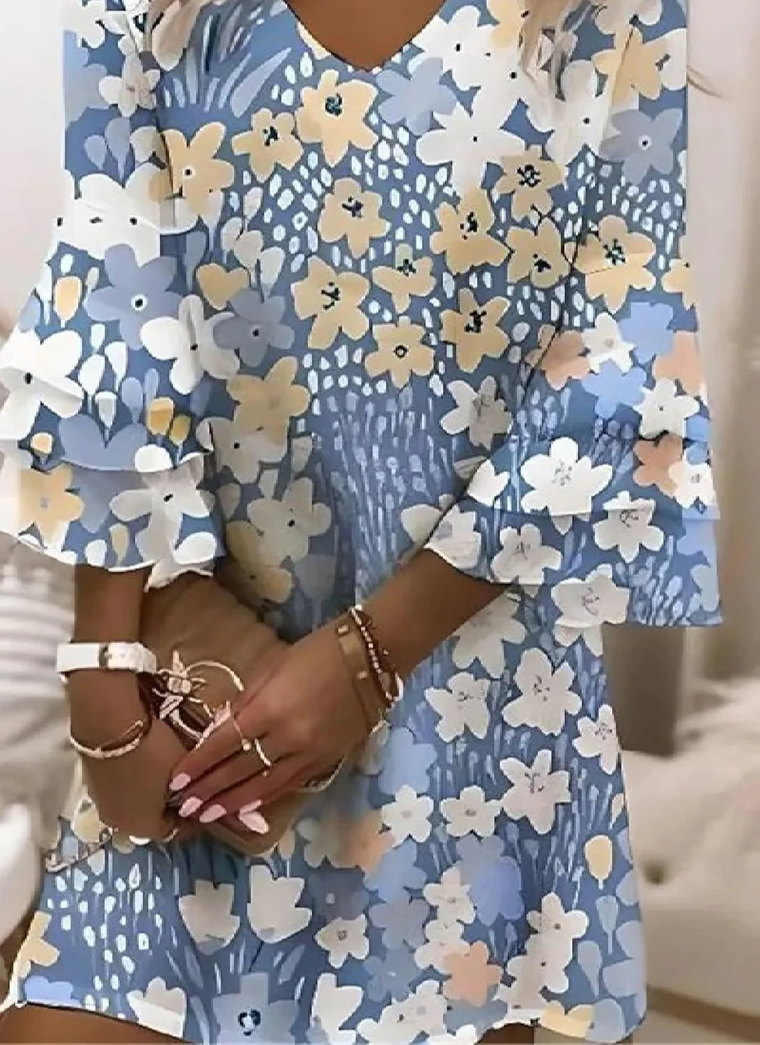 Women Casual V Neck Ruffle 3/4 Bell Sleeve Dresses Fashion Bohemian Floral Flowy Mini Dress Summer Beach Sundress 2025