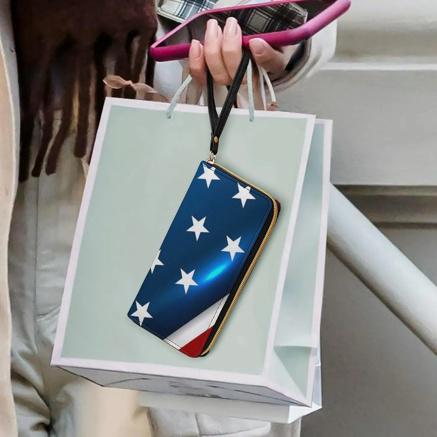 Women's Modern USA American Flag Pattern PU Leather Clutch with Wristlet, 7.8x4.1x1.4 Inch Compact Wallet for Daily Essentials, Fashionable and Functional Design