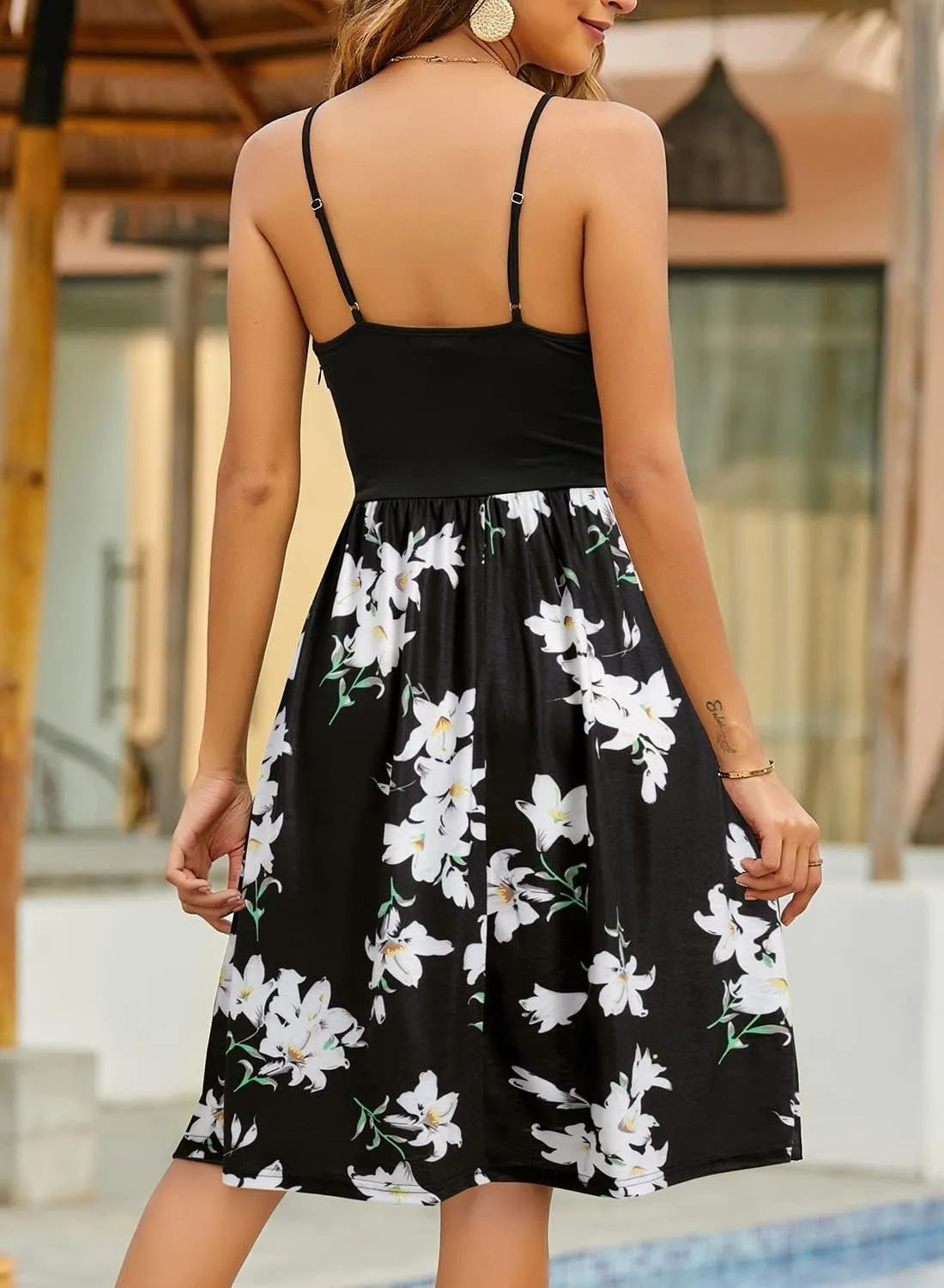 Women's Summer Spaghetti Straps Dress V-Neck Gathered Front Floral Patterned Casual Sundresses with Pockets